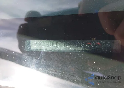 2011 Toyota Corolla S z USA, uszkodzony, nr VIN 2T1BU4EE2BC640759